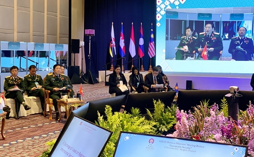 Đại tướng Ngô Xuân Lịch dự Hội nghị hẹp Bộ trưởng Quốc phòng các nước ASEAN