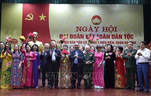 Thủ tướng Nguyễn Xuân Phúc dự Ngày hội Đại đoàn kết toàn dân tộc tại phường Điện Biên, quận Ba Đình, Hà Nội