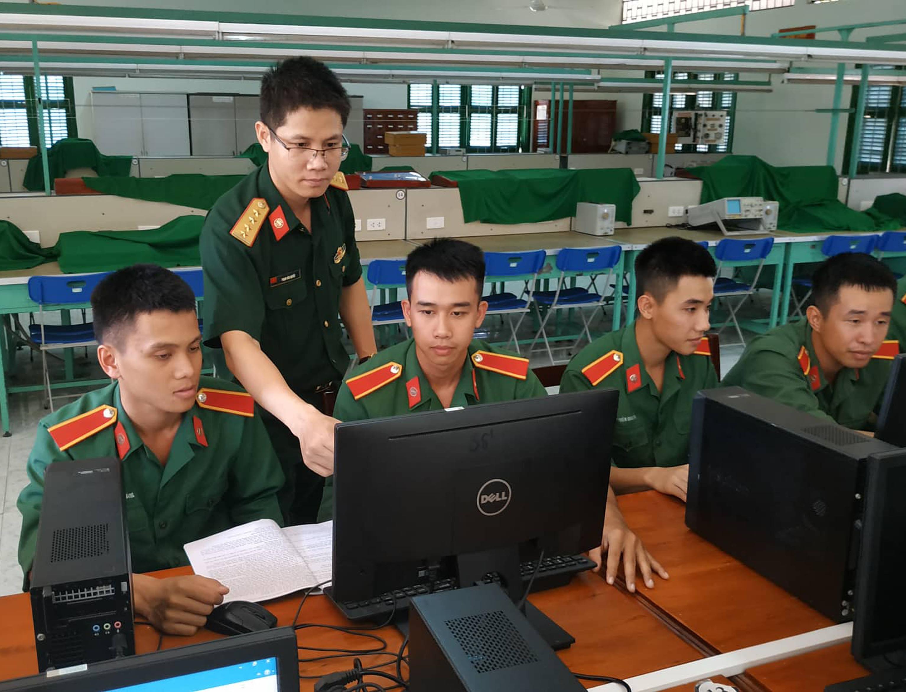 Giảng viên trẻ năng động, sáng tạo