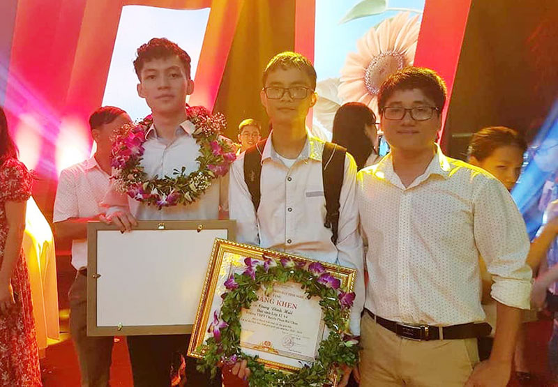 Thầy giáo trẻ tâm huyết với sự nghiệp “trồng người”