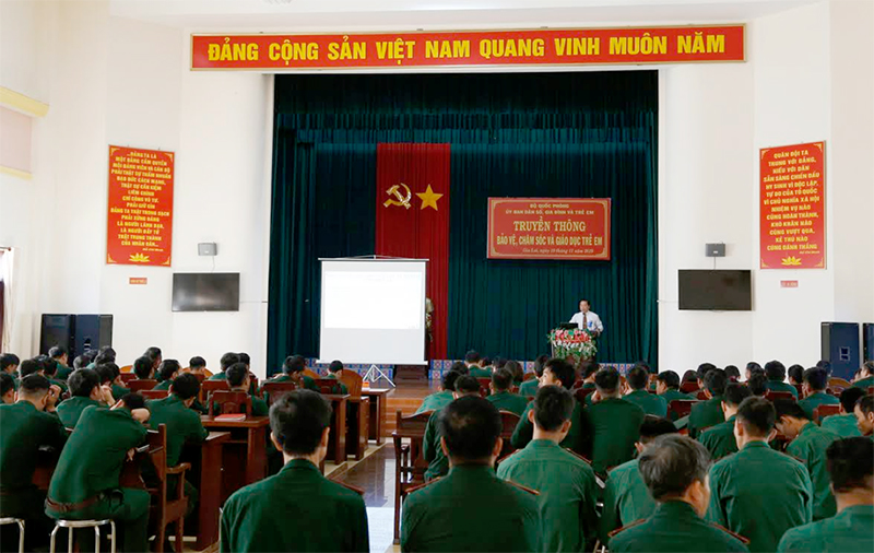 Đoàn công tác Ủy ban dân số, gia đình và trẻ em Bộ Quốc phòng làm việc tại Quân đoàn 3