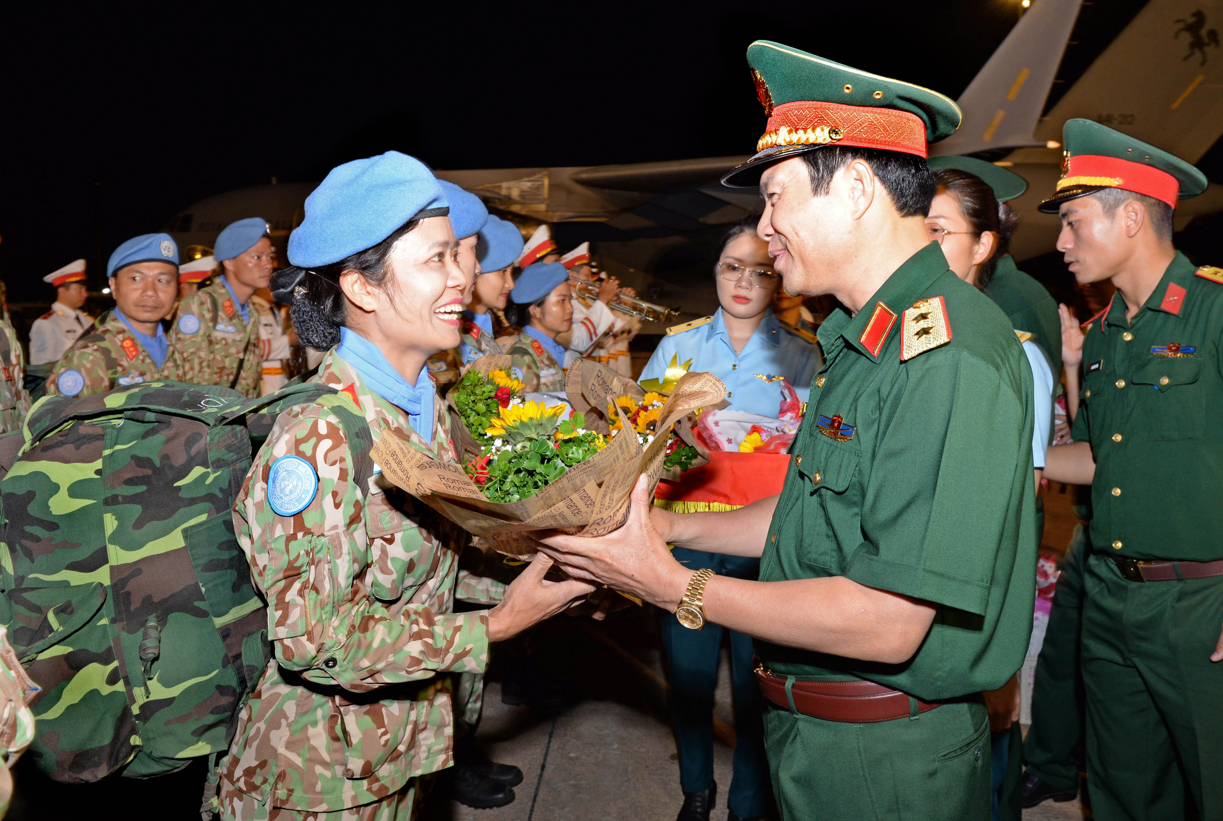 Bệnh viện Dã chiến cấp 2 số 1 của Việt Nam hoàn thành nhiệm vụ về nước đợt 1