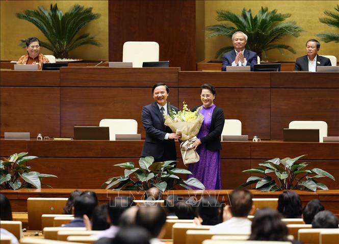 Quốc hội miễn nhiệm đồng chí Nguyễn Khắc Định và Nguyễn Thị Kim Tiến