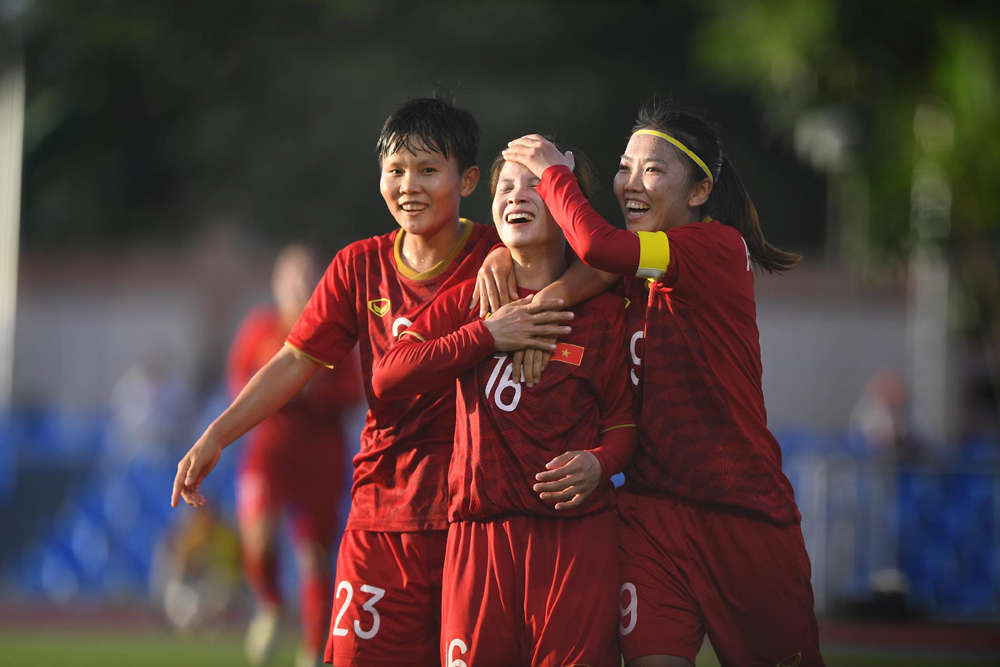 Đội tuyển nữ Việt Nam chia điểm trong ngày đầu ra quân