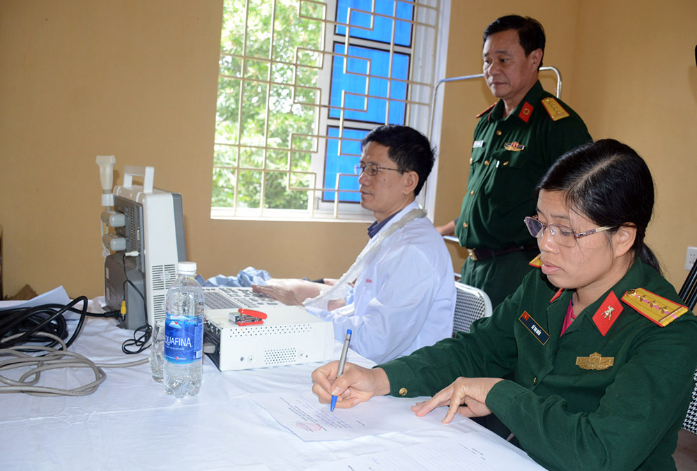 Tổng cục Kỹ thuật khám bệnh cho hơn 500 đối tượng chính sách, hộ nghèo