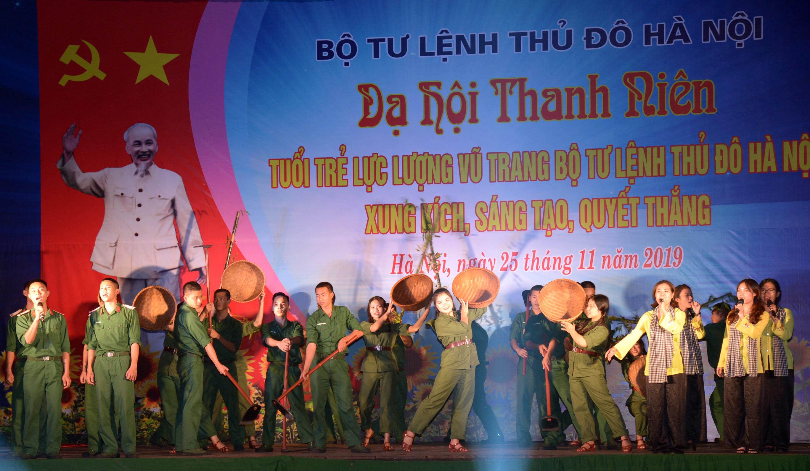 Khát khao cống hiến, trưởng thành

