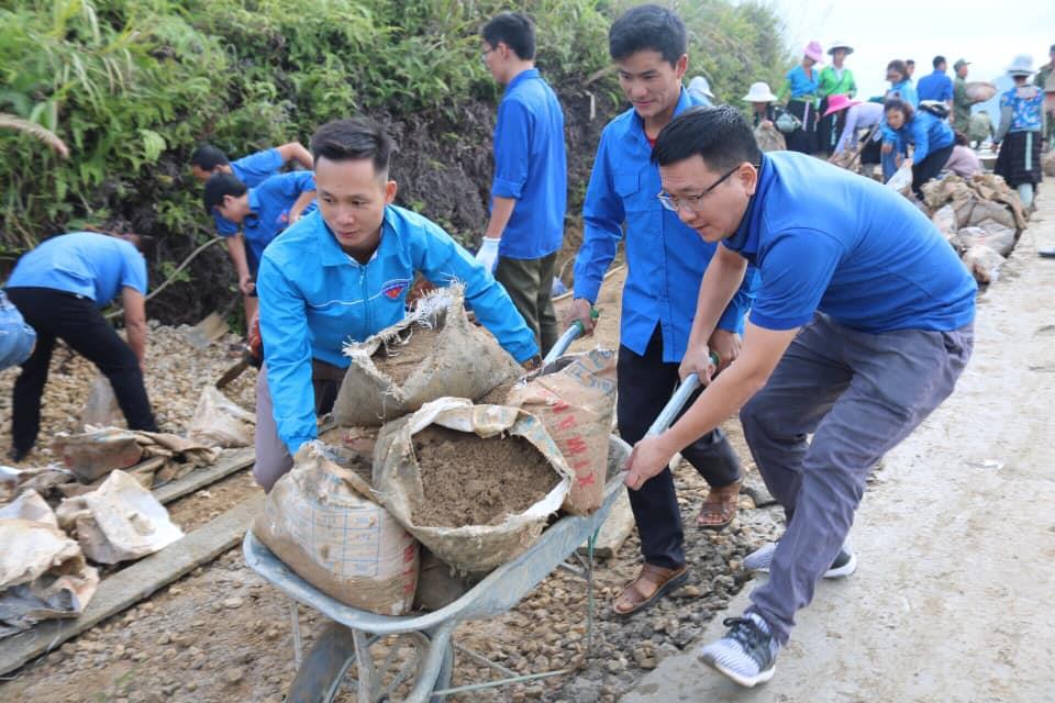 Mỗi cơ sở đoàn một công trình nông thôn mới

