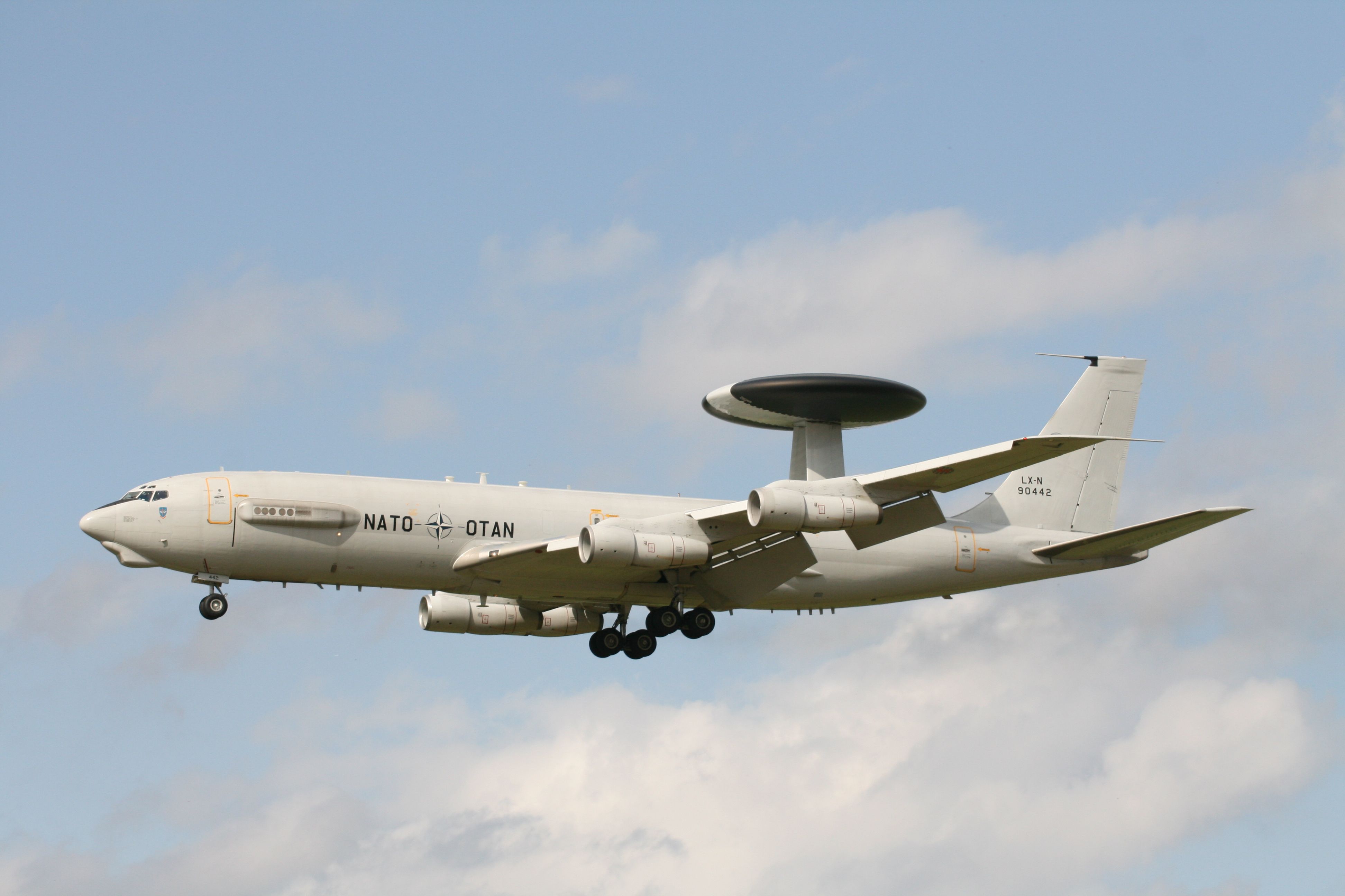 NATO nâng cấp quy mô lớn “radar bay” E-3A


