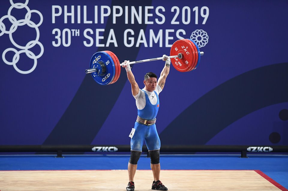 Cử tạ Việt Nam để tuột “vàng”