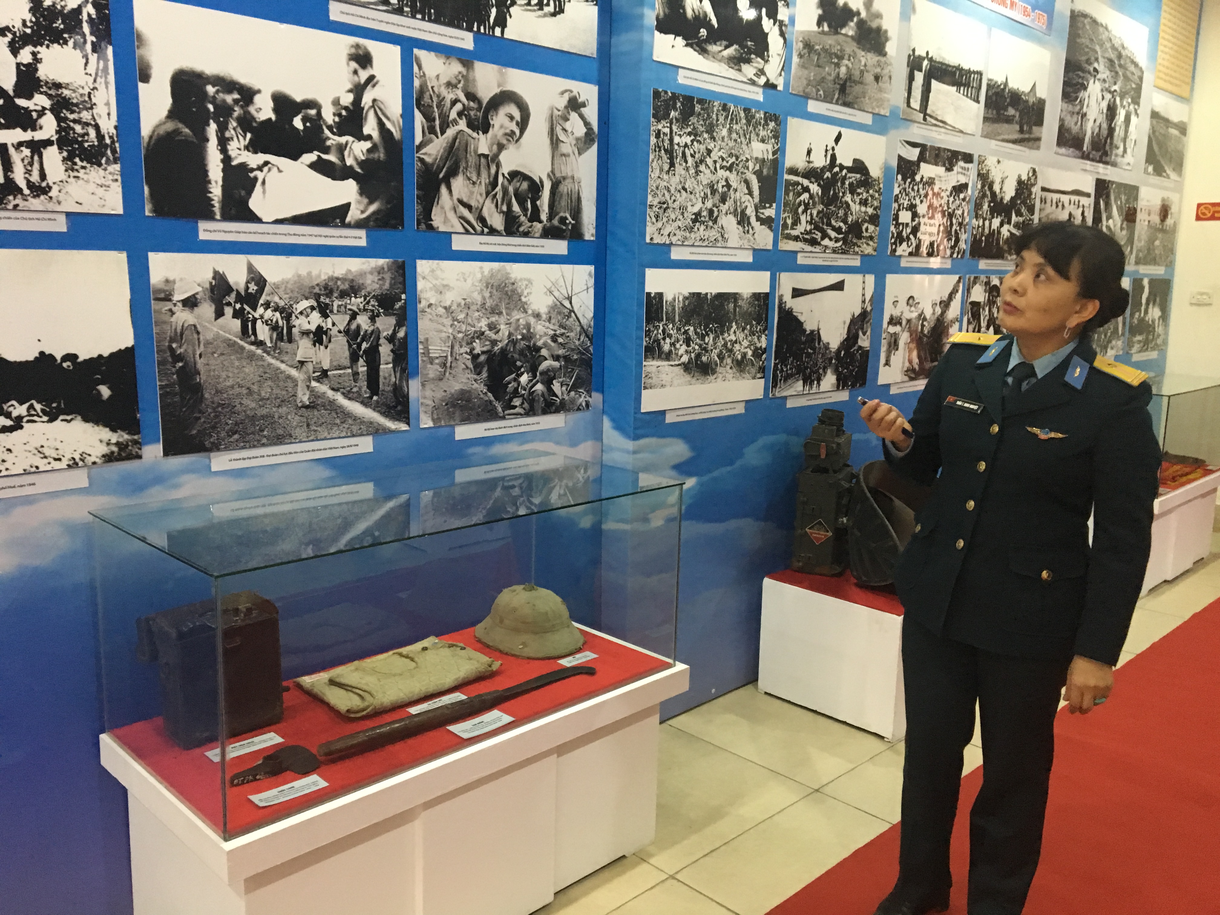 Trưng bày gần 400 tư liệu, hiện vật “Những mốc son lịch sử-Thành tích vẻ vang”