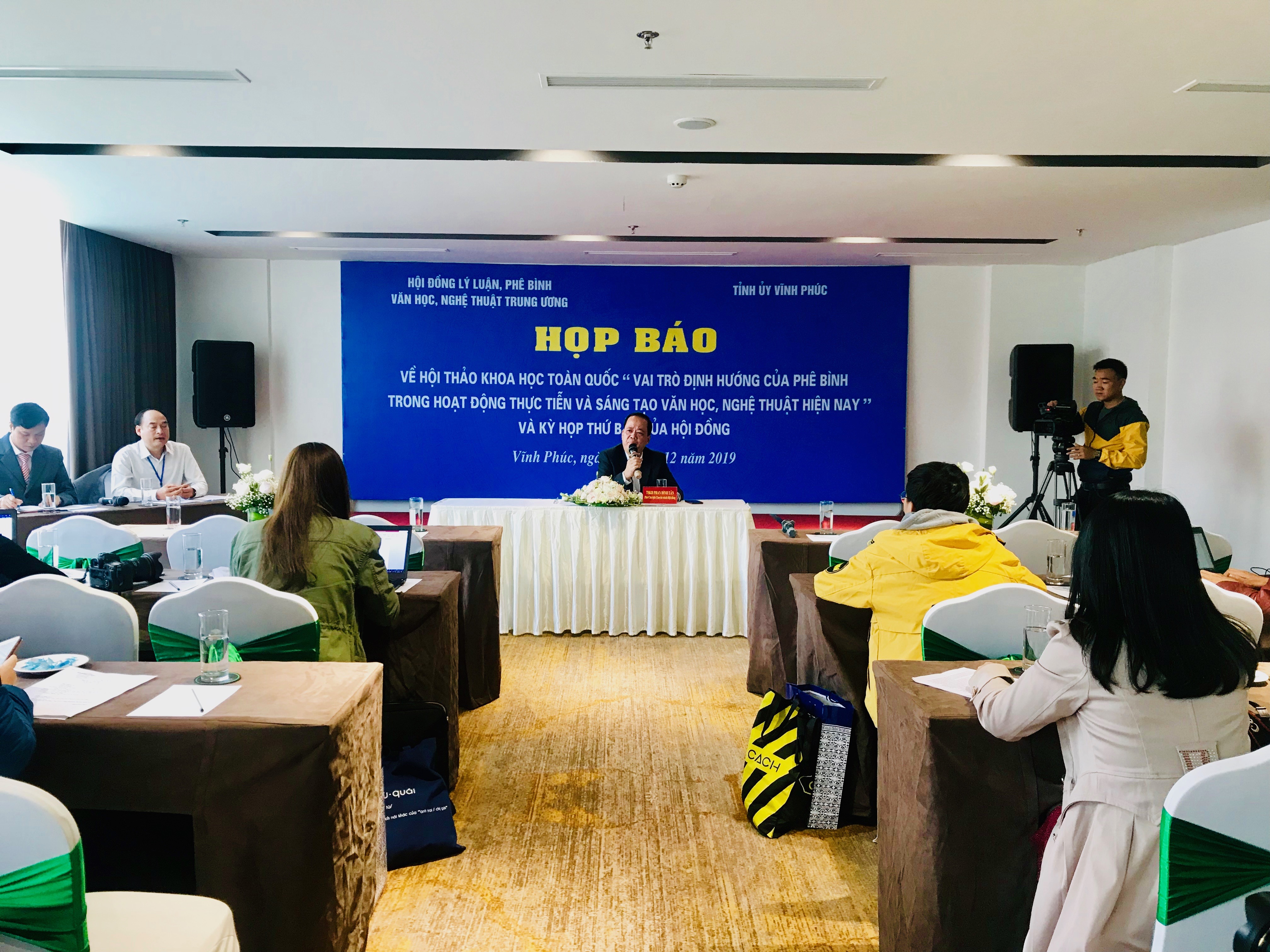 Hội thảo về định hướng của phê bình văn học nghệ thuật