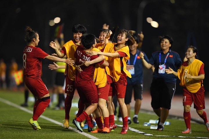 Đội tuyển nữ Việt Nam gặp đội tuyển nữ Thái Lan ở trận chung kết  