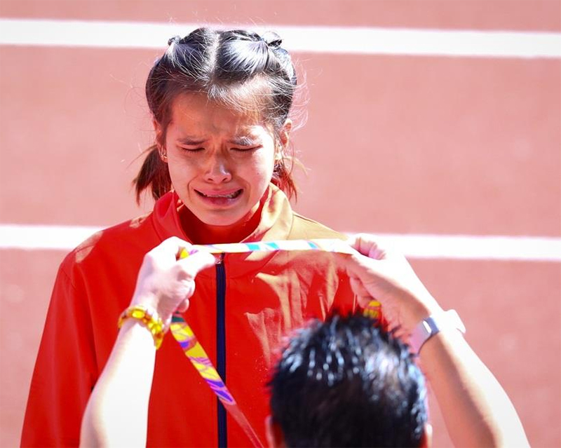 Đang dẫn đầu thì… mất hút