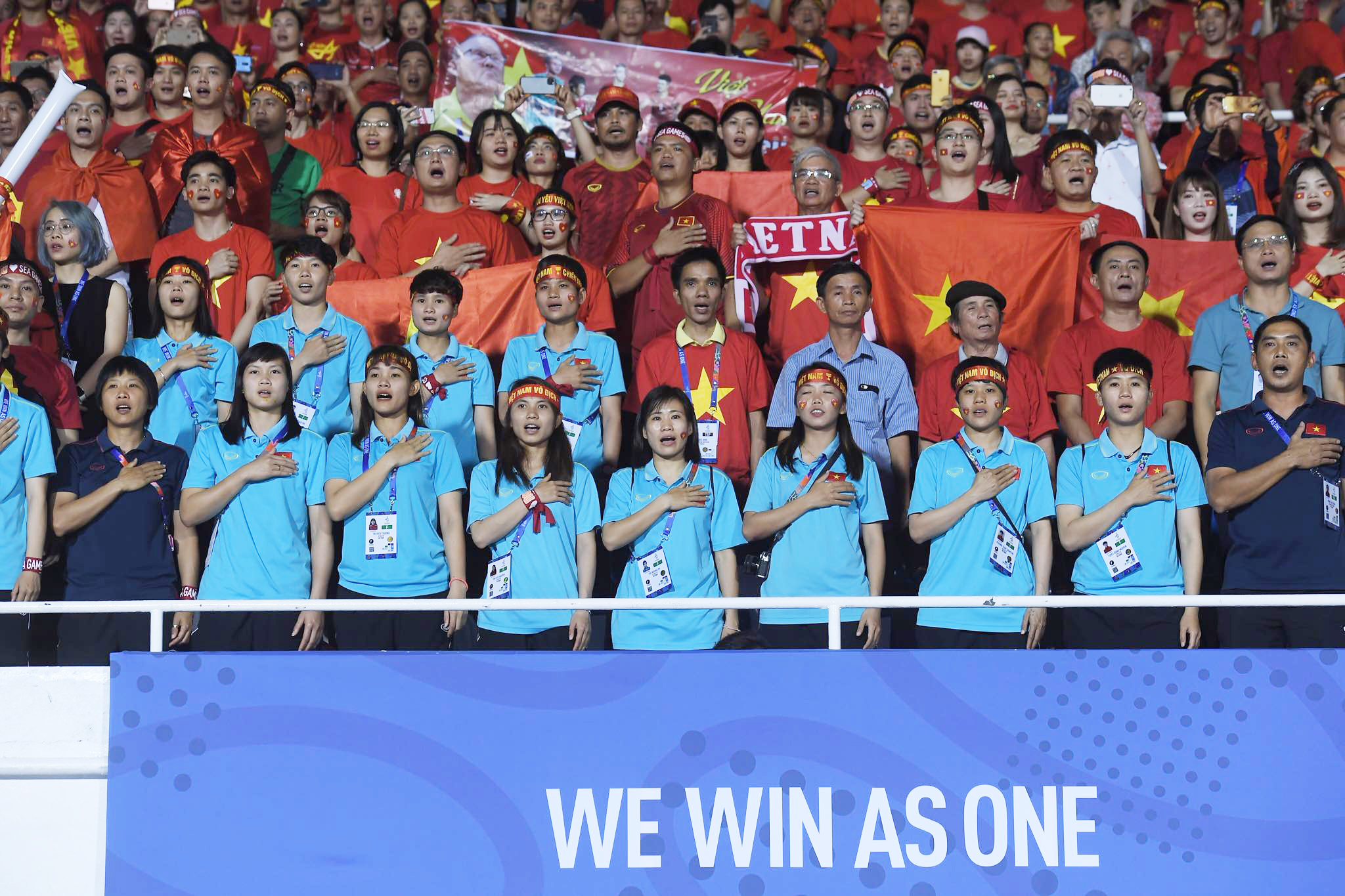 Ngắm nhìn những cầu thủ “thứ 12” của U22 Việt Nam

