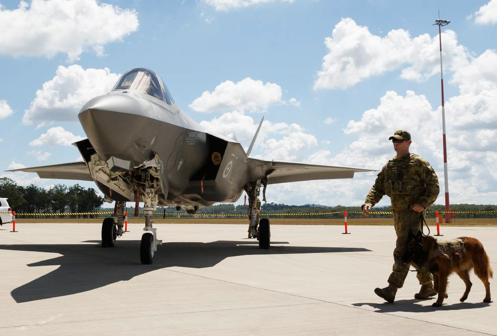 Australia tiếp tục đặt mua tiêm kích F-35

