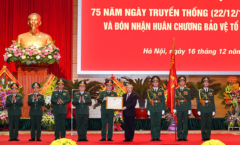 Tổng cục Chính trị kỷ niệm 75 năm Ngày truyền thống và đón nhận Huân chương Bảo vệ Tổ quốc hạng Nhất