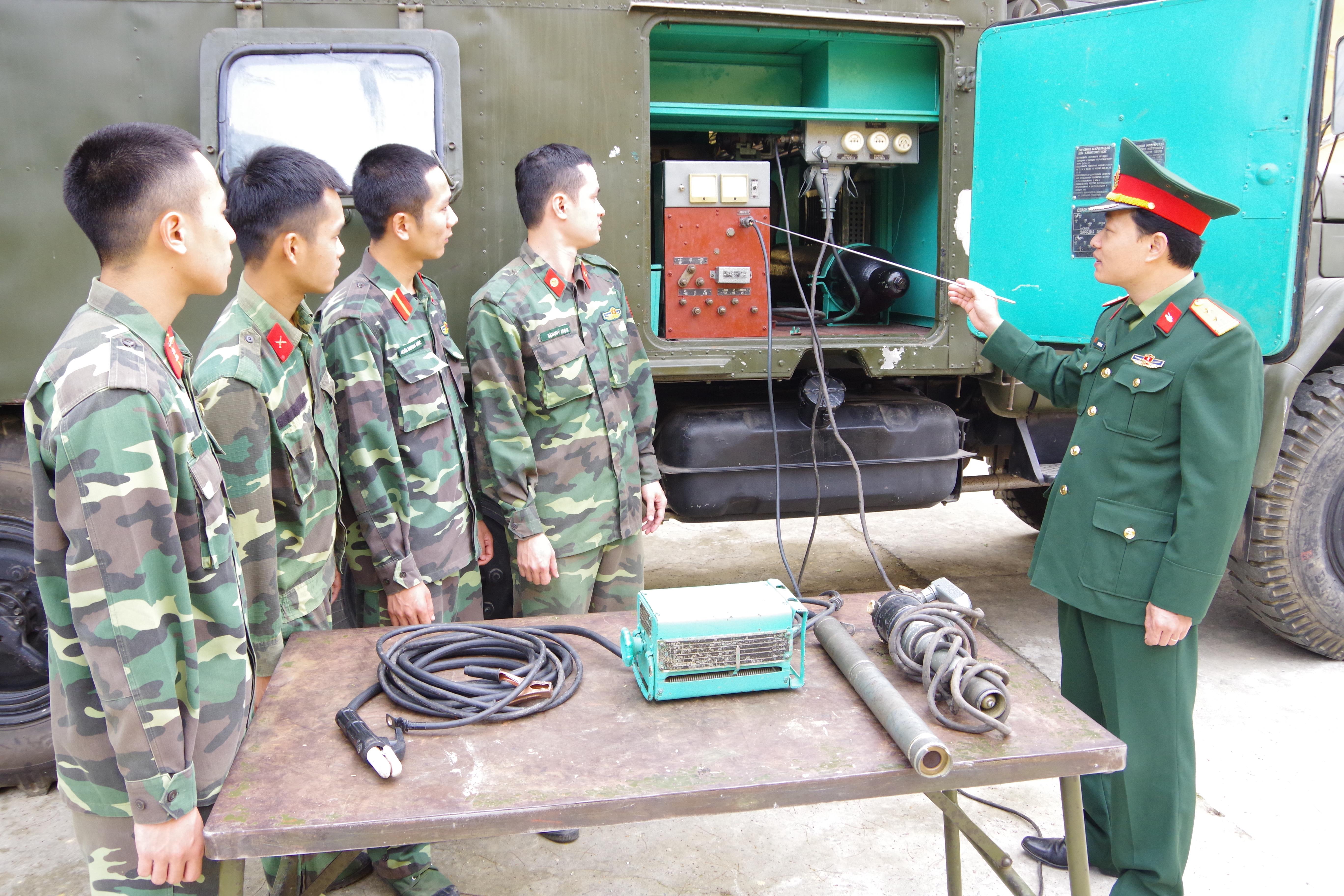 Hết lòng vì học trò, tâm huyết với chuyên môn

