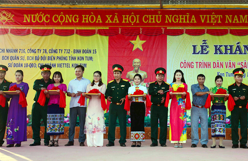 Chi nhánh 716: Khánh thành và bàn giao sân vận động và sân khấu ngoài trời cho xã Ia Dal

