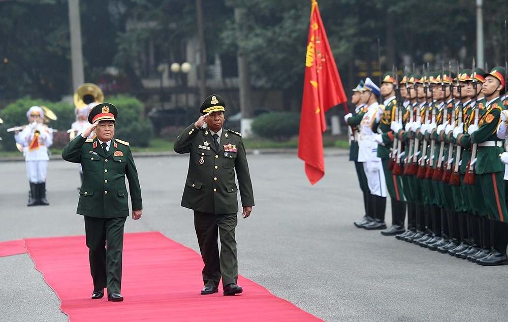 Đại tướng Ngô Xuân Lịch đón, hội đàm với Đại tướng Tea Banh, Phó thủ tướng, Bộ trưởng Bộ Quốc phòng Vương quốc Campuchia

