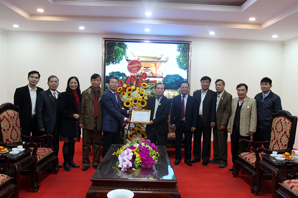 Hội đồng hương Hải Phòng tại Hà Nội tặng Hội Cựu chiến binh thành phố Hà Nội kinh phí xây nhà tình nghĩa