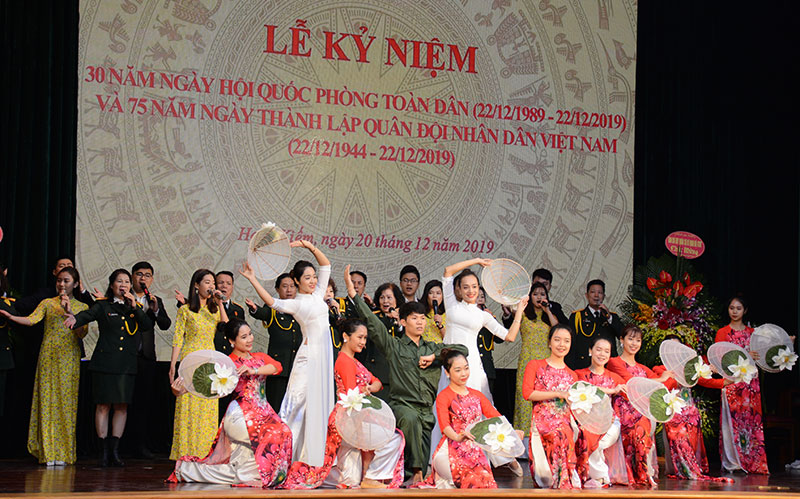 Quận Hoàn Kiếm kỷ niệm 30 năm Ngày hội Quốc phòng toàn dân và 75 năm Ngày thành lập QĐND Việt Nam

