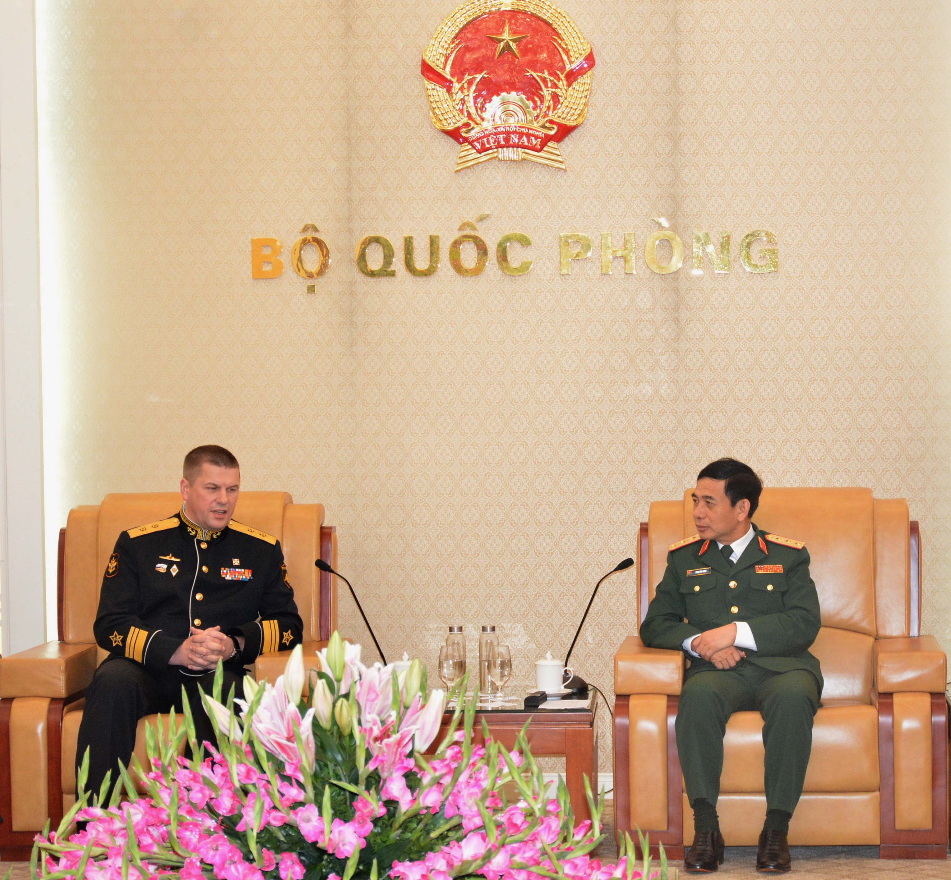 Thượng tướng Phan Văn Giang tiếp Phó tổng Tham mưu trưởng các Lực lượng vũ trang Liên bang Nga