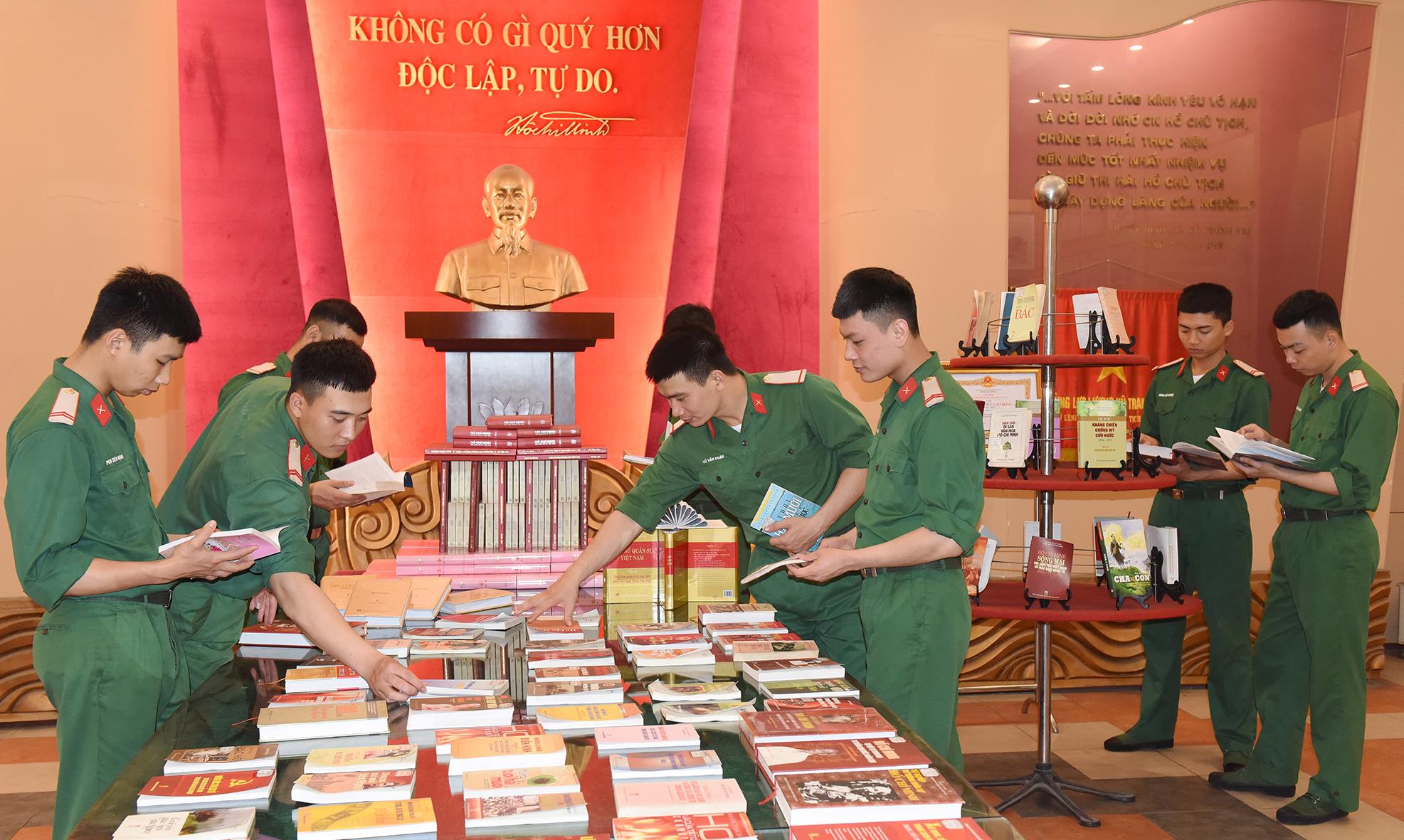 Bám sát thực tiễn, nâng cao hiệu quả hoạt động khoa học xã hội và nhân văn quân sự