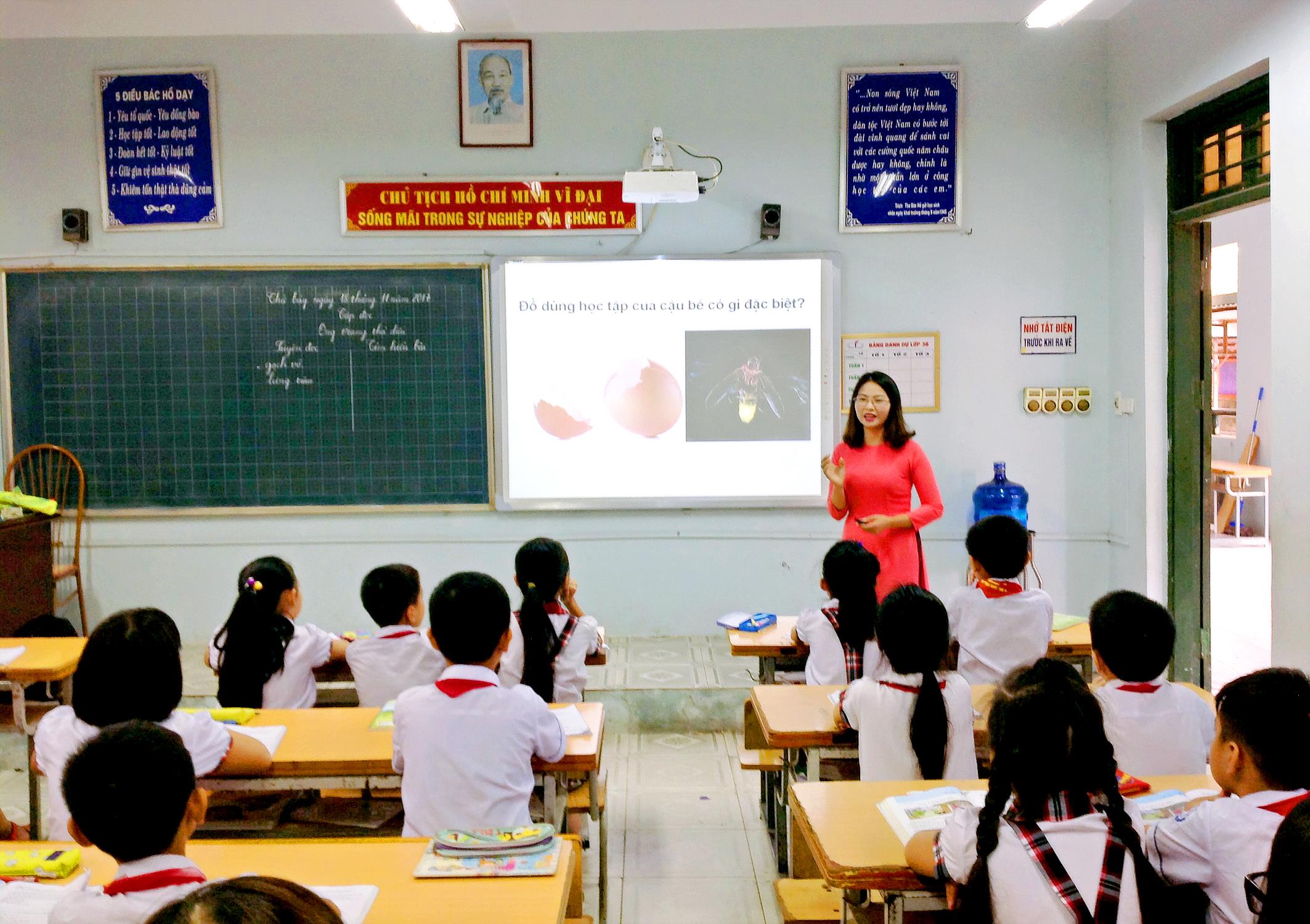 Cô giáo giàu lòng nhân ái