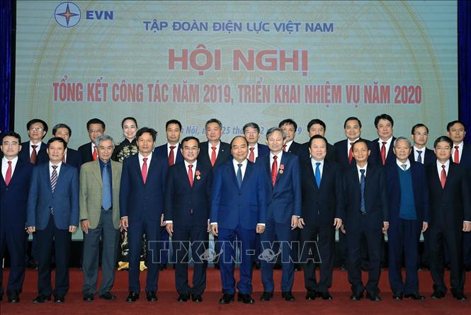 Thủ tướng Nguyễn Xuân Phúc: Không được để thiếu điện trong bất cứ hoàn cảnh nào