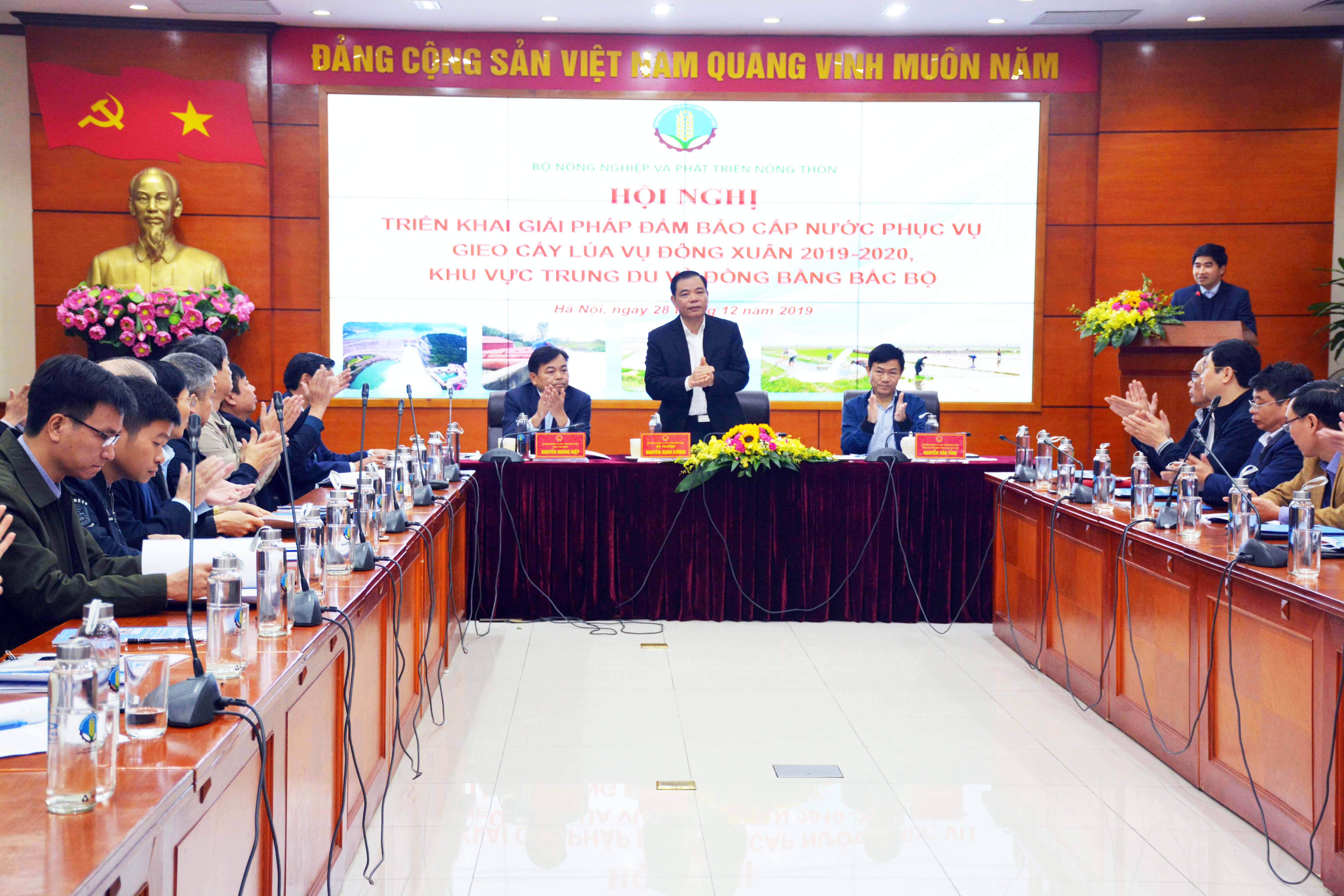 Huy động tối đa phương tiện lấy nước phục vụ gieo cấy vụ Đông Xuân 2019-2020