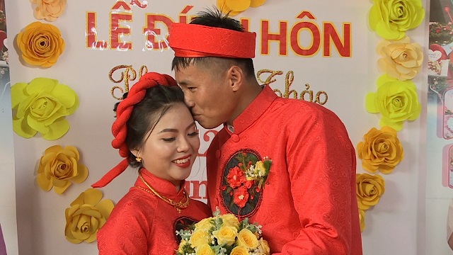 Thành công sau 2 năm bấm nút hẹn hò