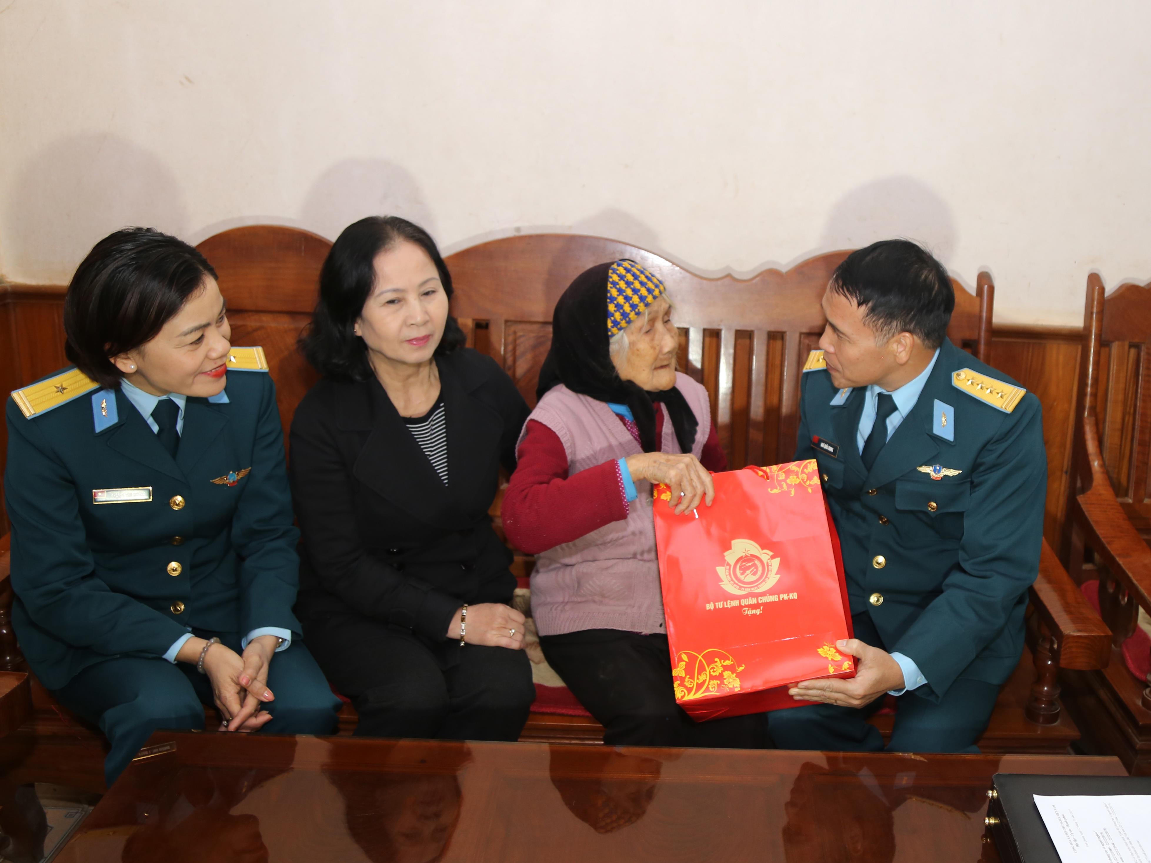 Trở về Vinh Quang