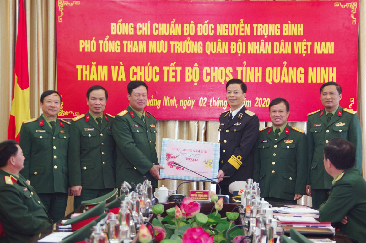 Đoàn công tác Bộ Tổng Tham mưu thăm và chúc tết Bộ CHQS tỉnh Quảng Ninh