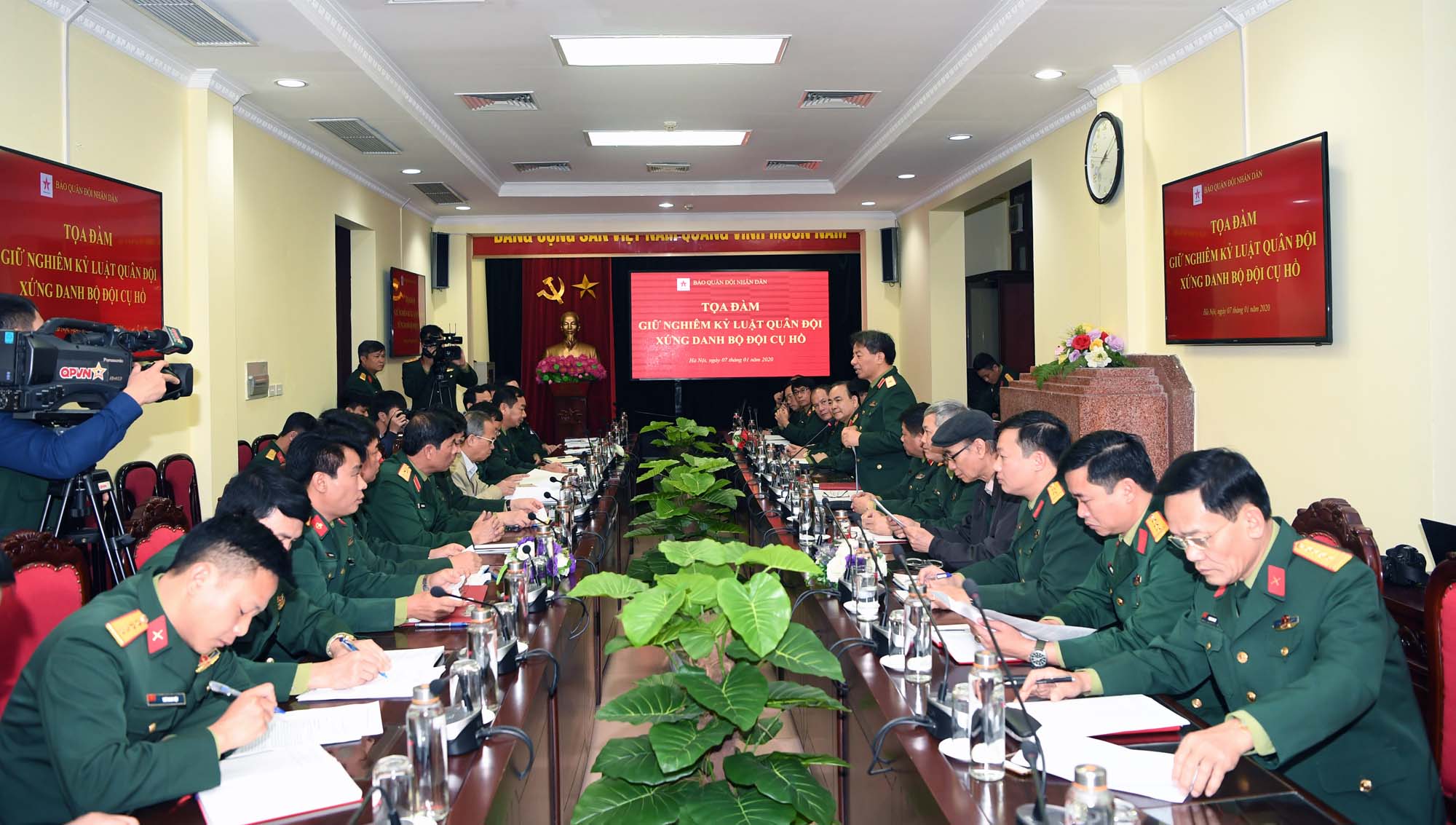Tọa đàm “Giữ nghiêm kỷ luật Quân đội, xứng danh Bộ đội Cụ Hồ”