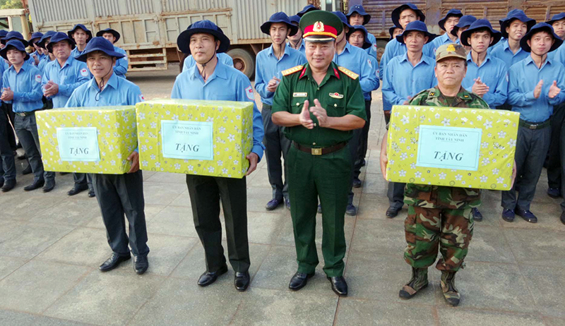 Tìm kiếm, cất bốc 114 hài cốt liệt sĩ quân tình nguyện Việt Nam hy sinh trên đất bạn Campuchia

