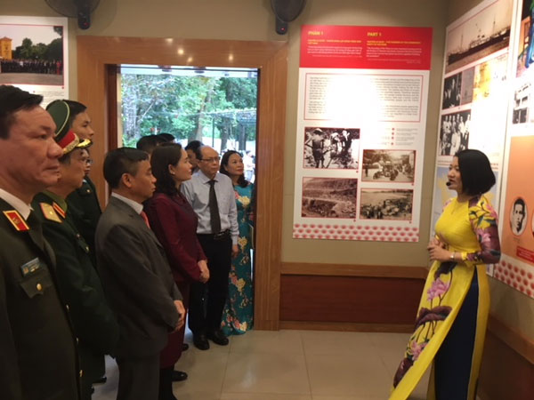 Trưng bày chuyên đề “Chủ tịch Hồ Chí Minh- Người sáng lập, lãnh đạo và rèn luyện Đảng Cộng sản Việt Nam”