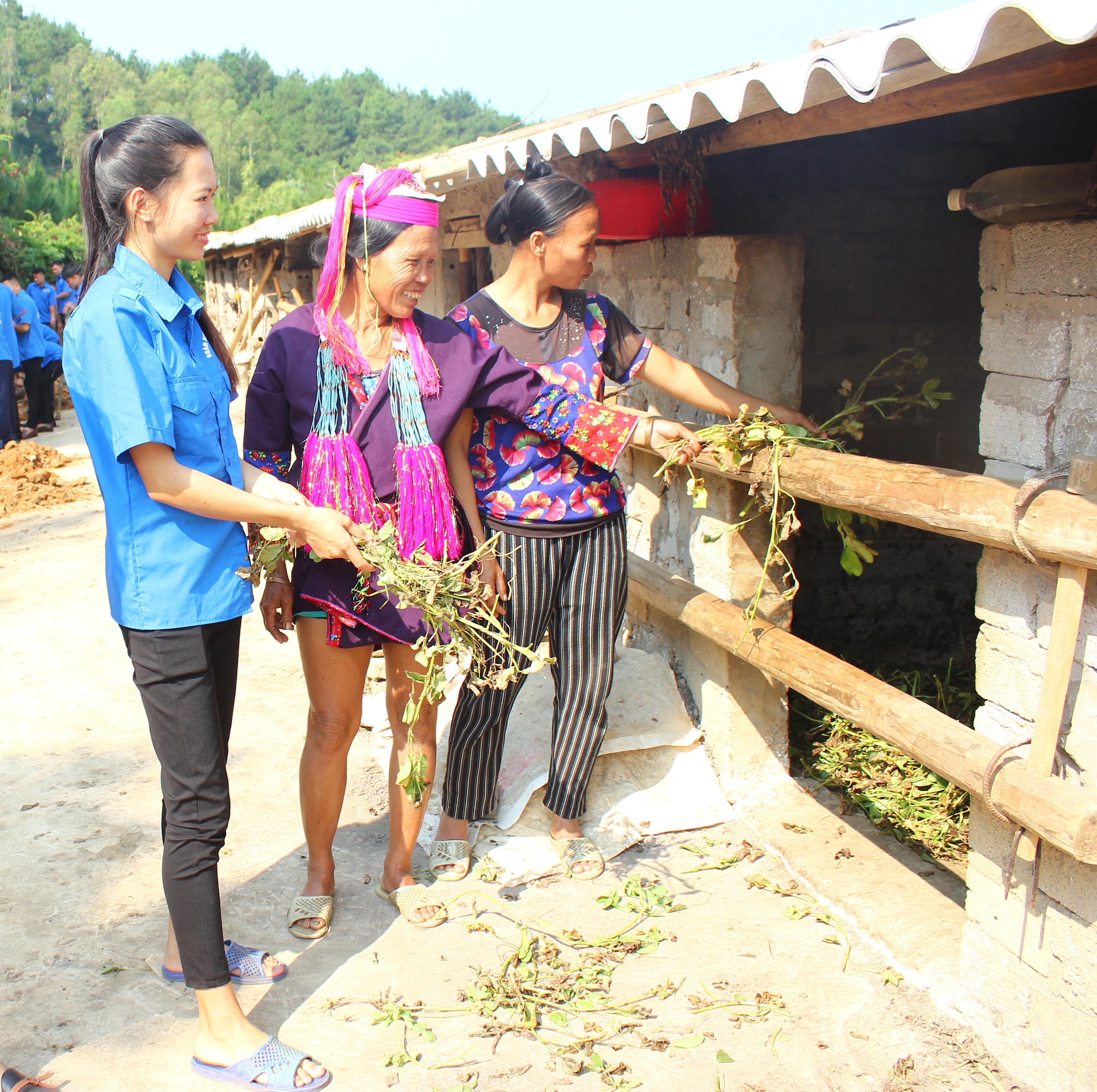 “Bông hoa rừng” lặng lẽ tỏa hương
