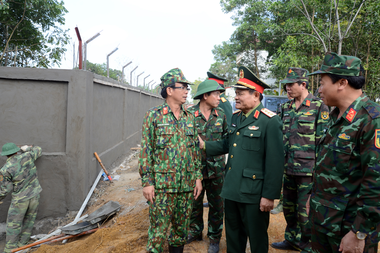 Tạo vành đai an toàn cho công trình quốc phòng của đất nước