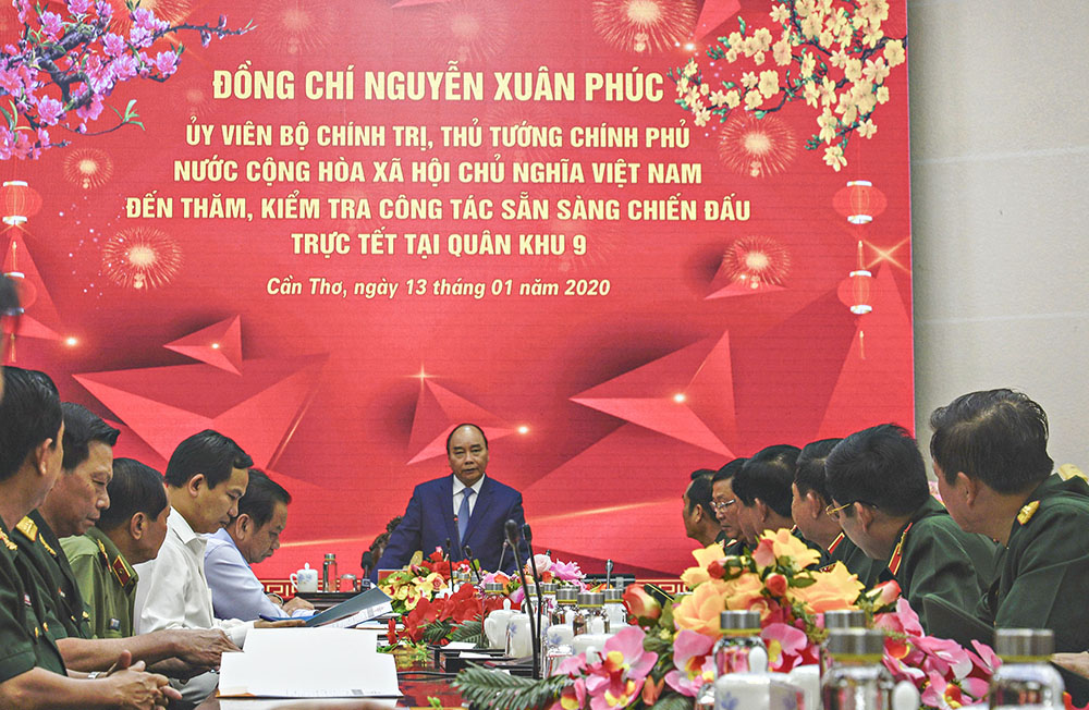 Thủ tướng Nguyễn Xuân Phúc thăm, kiểm tra công tác sẵn sàng chiến đấu, trực Tết tại Quân khu 9