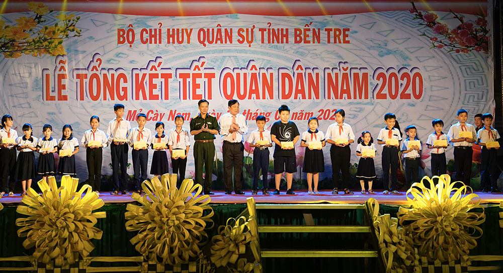 Tết quân dân trên quê hương Đồng Khởi