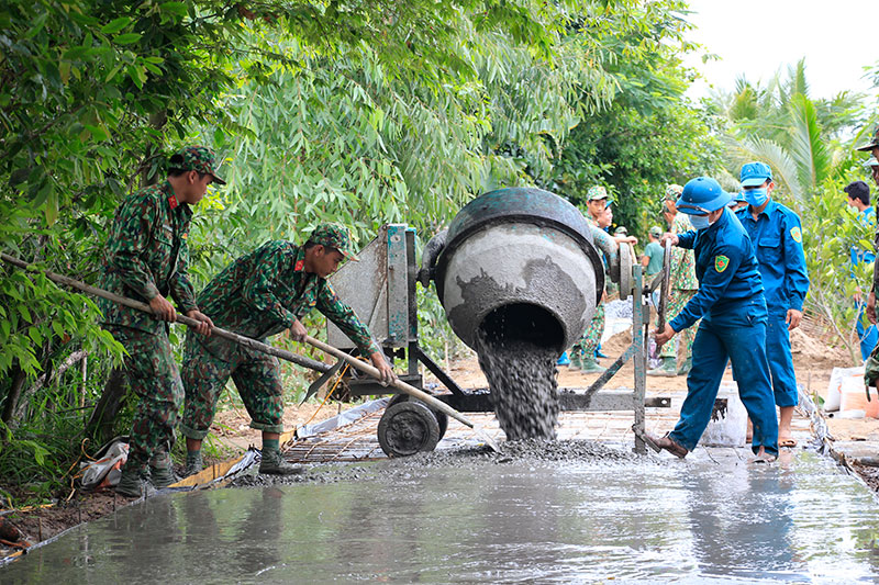Ấm áp Tết quân - dân
