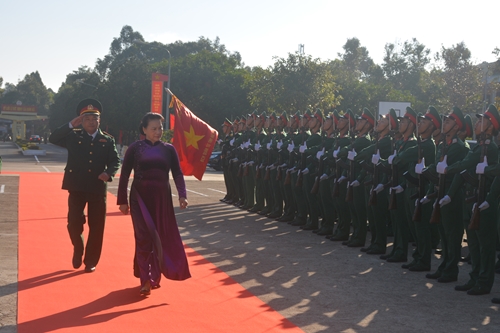 Chủ tịch Quốc hội Nguyễn Thị Kim Ngân thăm, chúc Tết Bộ CHQS tỉnh Đắk Lắk