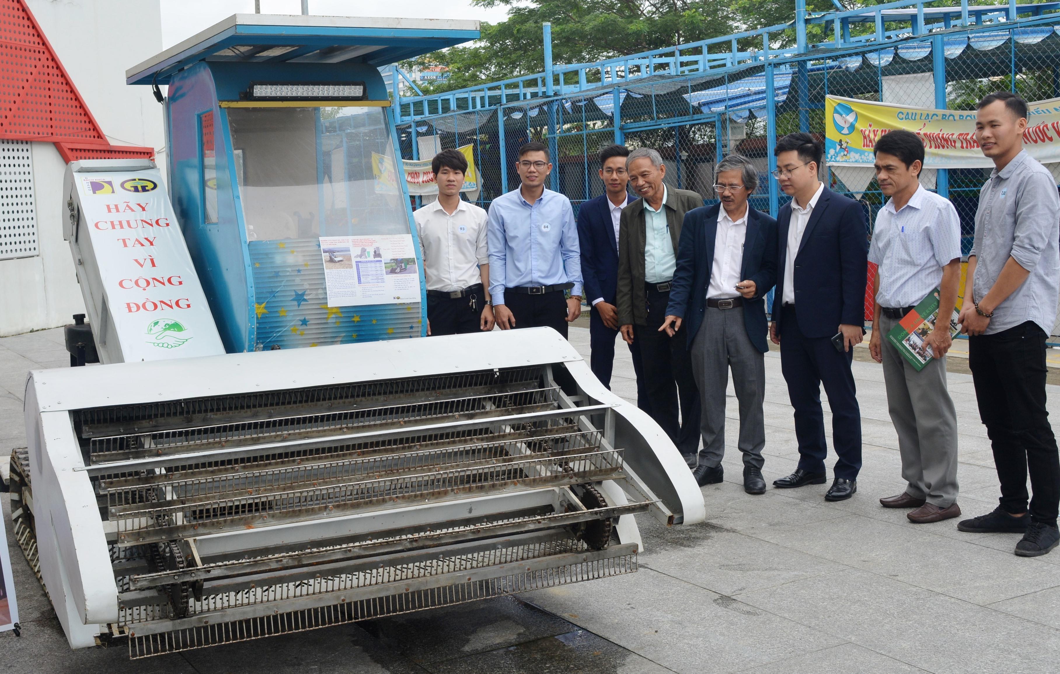 Tiếp lửa đam mê nghiên cứu khoa học cho sinh viên