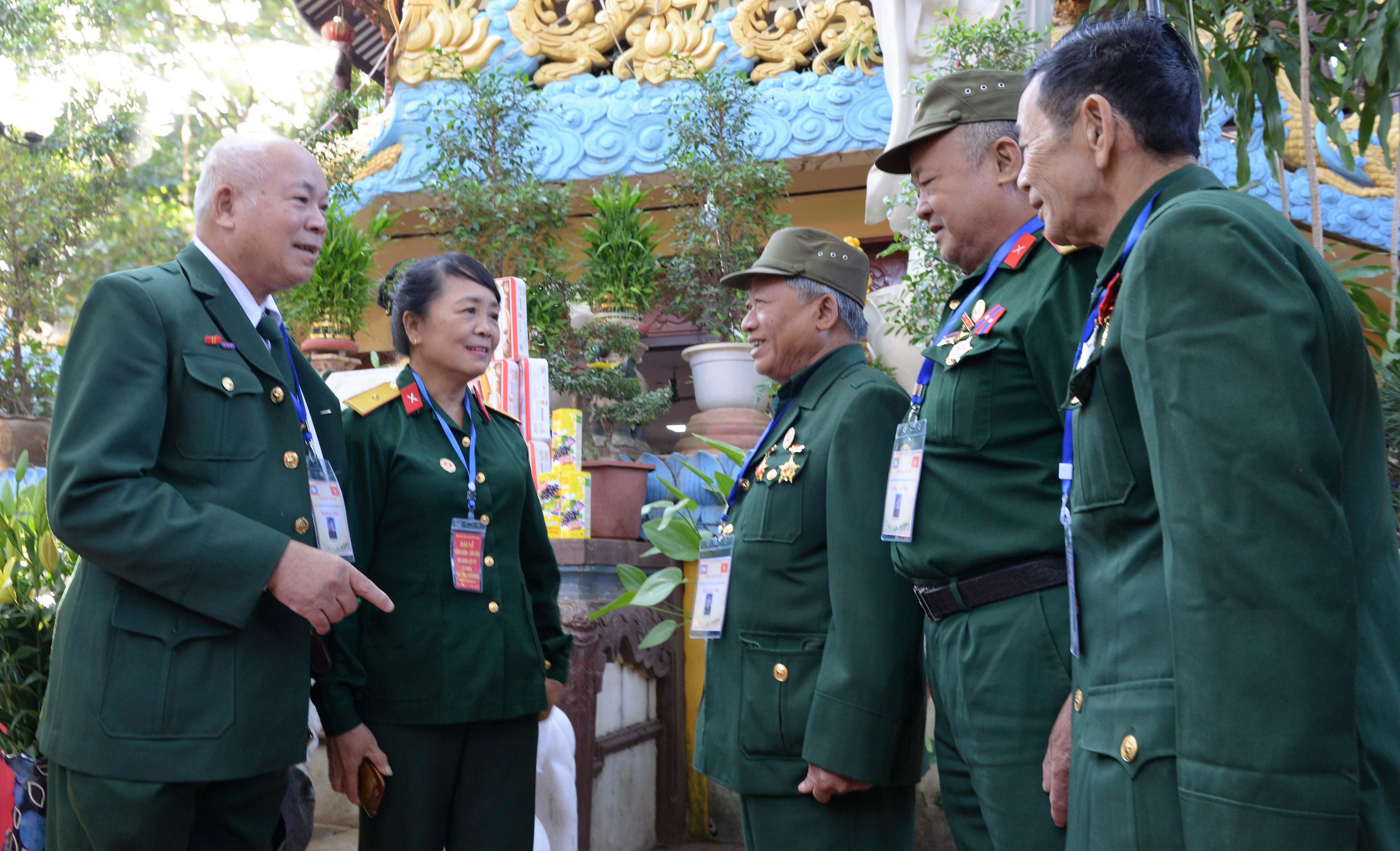 Mãi sắt son tình nghĩa Việt - Lào