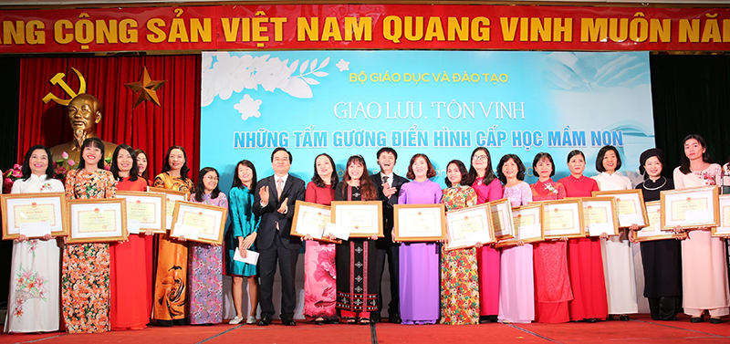 Tôn vinh 127 tấm gương điển hình cấp mầm non

