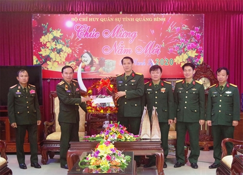 Bộ CHQS tỉnh Savannakhet, Lào chúc Tết Bộ CHQS tỉnh Quảng Bình

