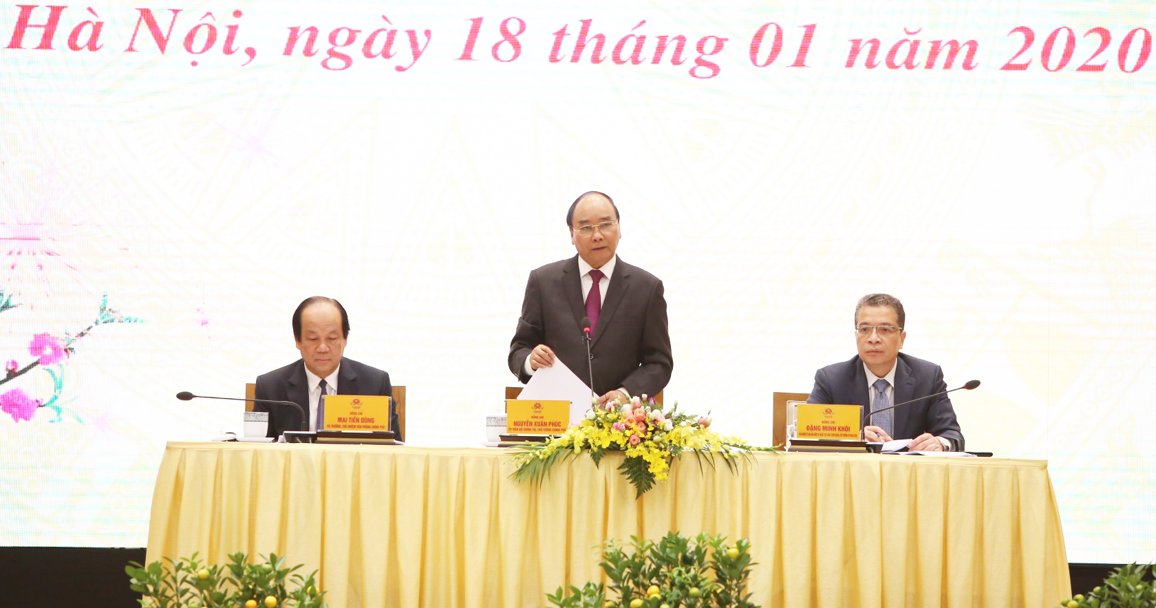 Thủ tướng Nguyễn Xuân Phúc gặp mặt kiều bào tham dự chương trình Xuân Quê hương 2020
