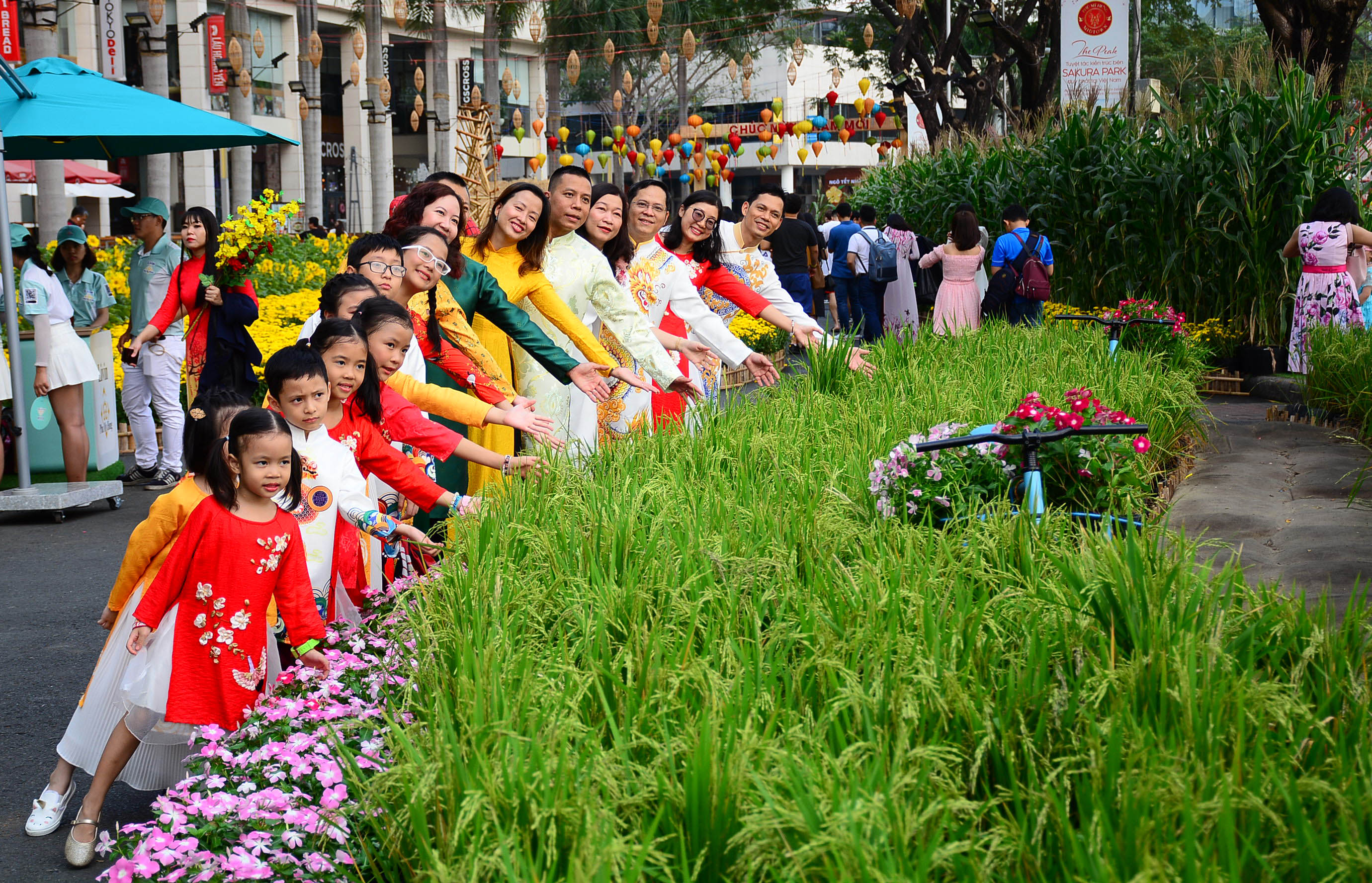 Khai mạc Hội hoa xuân Phú Mỹ Hưng “Rước lộc đồng hoa”