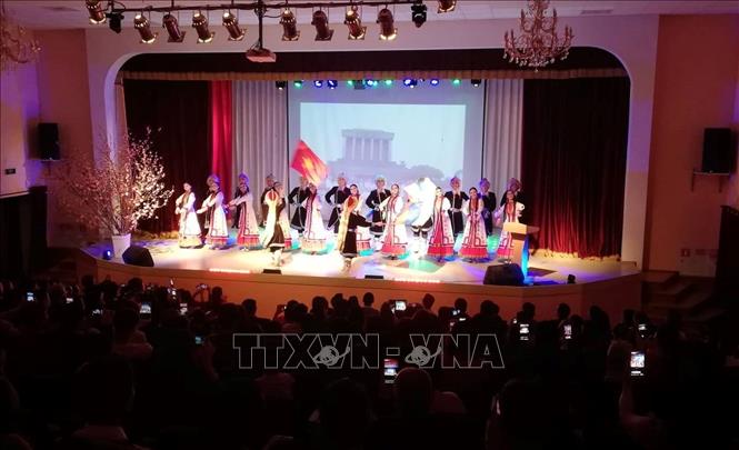 Ấm áp Tết cộng đồng người Việt tại LB Nga, Đức và Nam Phi  

