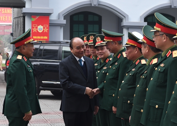 Thủ tướng Nguyễn Xuân Phúc thăm, kiểm tra và chúc Tết Tổng cục II

